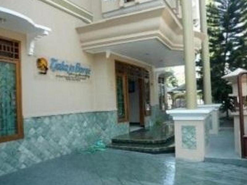 Hotel Tjahaja Baroe Syariah Mitra Reddoorz At Dukuh Kupang Surabaya Exterior foto