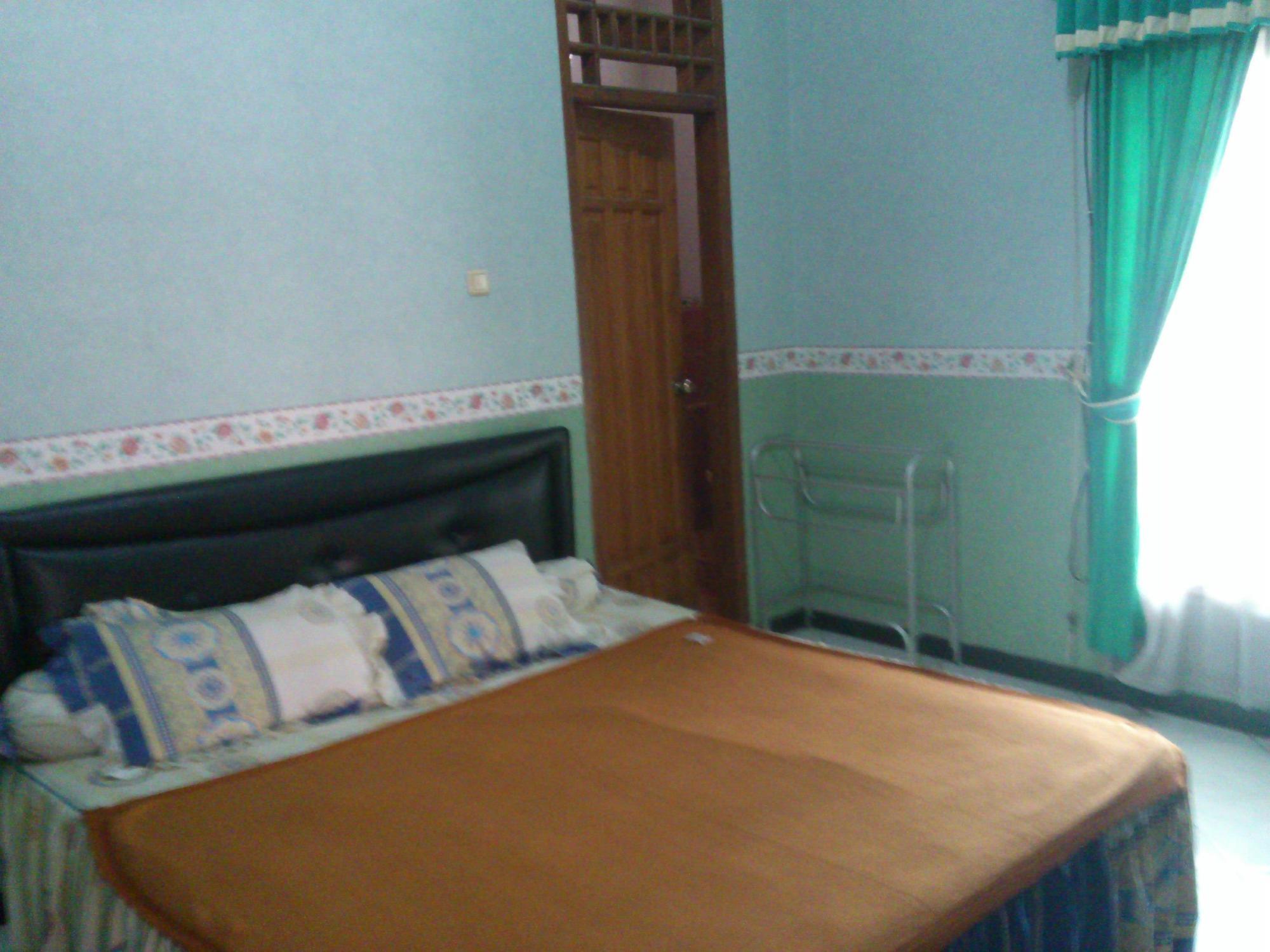 Hotel Tjahaja Baroe Syariah Mitra Reddoorz At Dukuh Kupang Surabaya Exterior foto